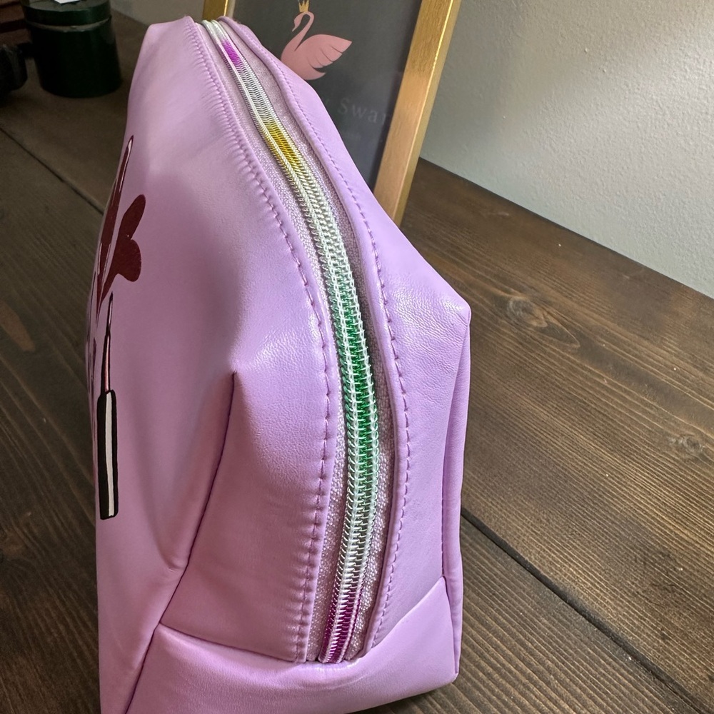 Juicy Couture Lilac Cosmetic Bag with metallic rainbow colored zipper. NWT - Picture 6 of 12